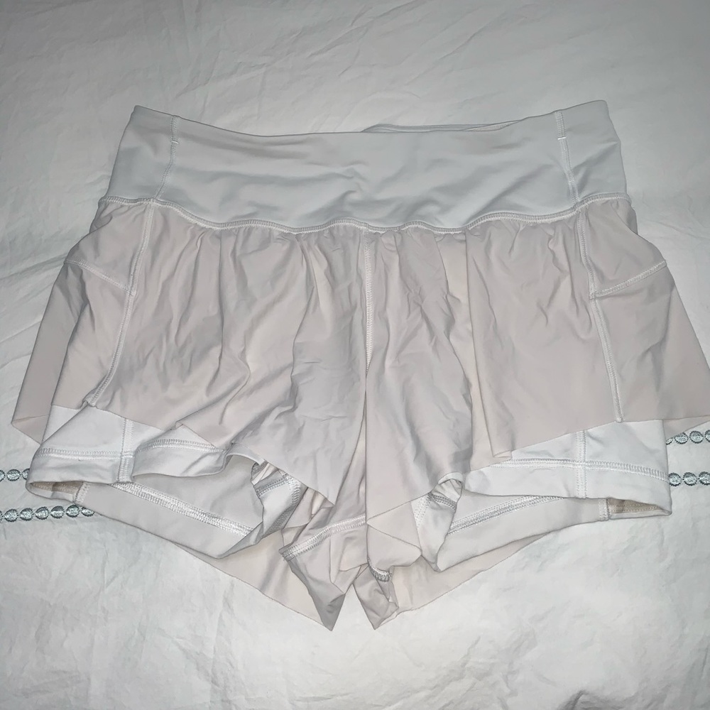 White lululemon shorts
